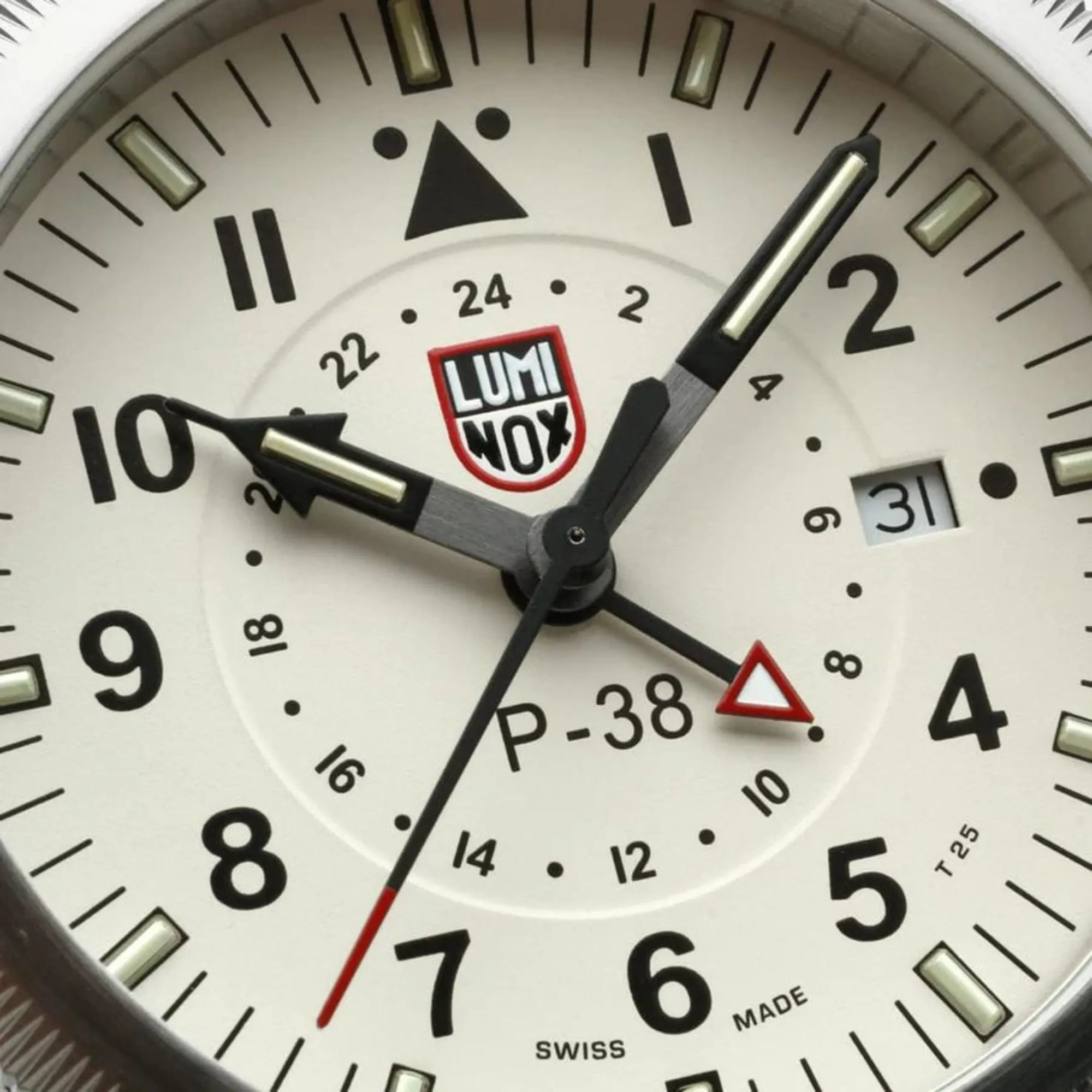 42MM LUMINOX P-38 LIGHTNING GMT QUARTZ PILOT WHITE BLACK AND RED DATE DIAL