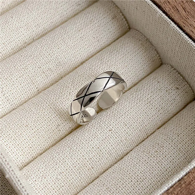 Checkered Vintage Silver Lattice Plain Ring