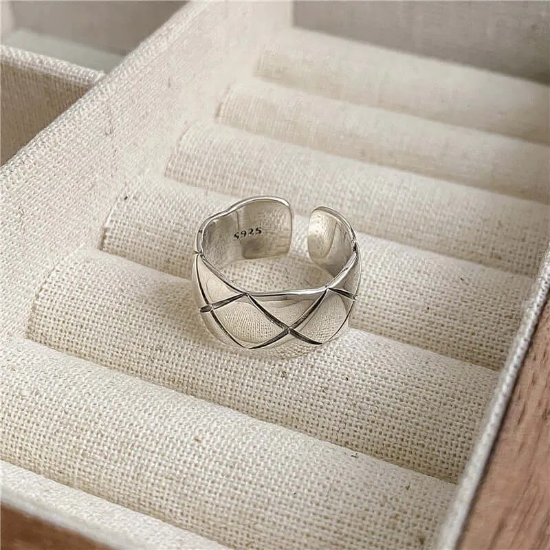 Checkered Vintage Silver Lattice Plain Ring