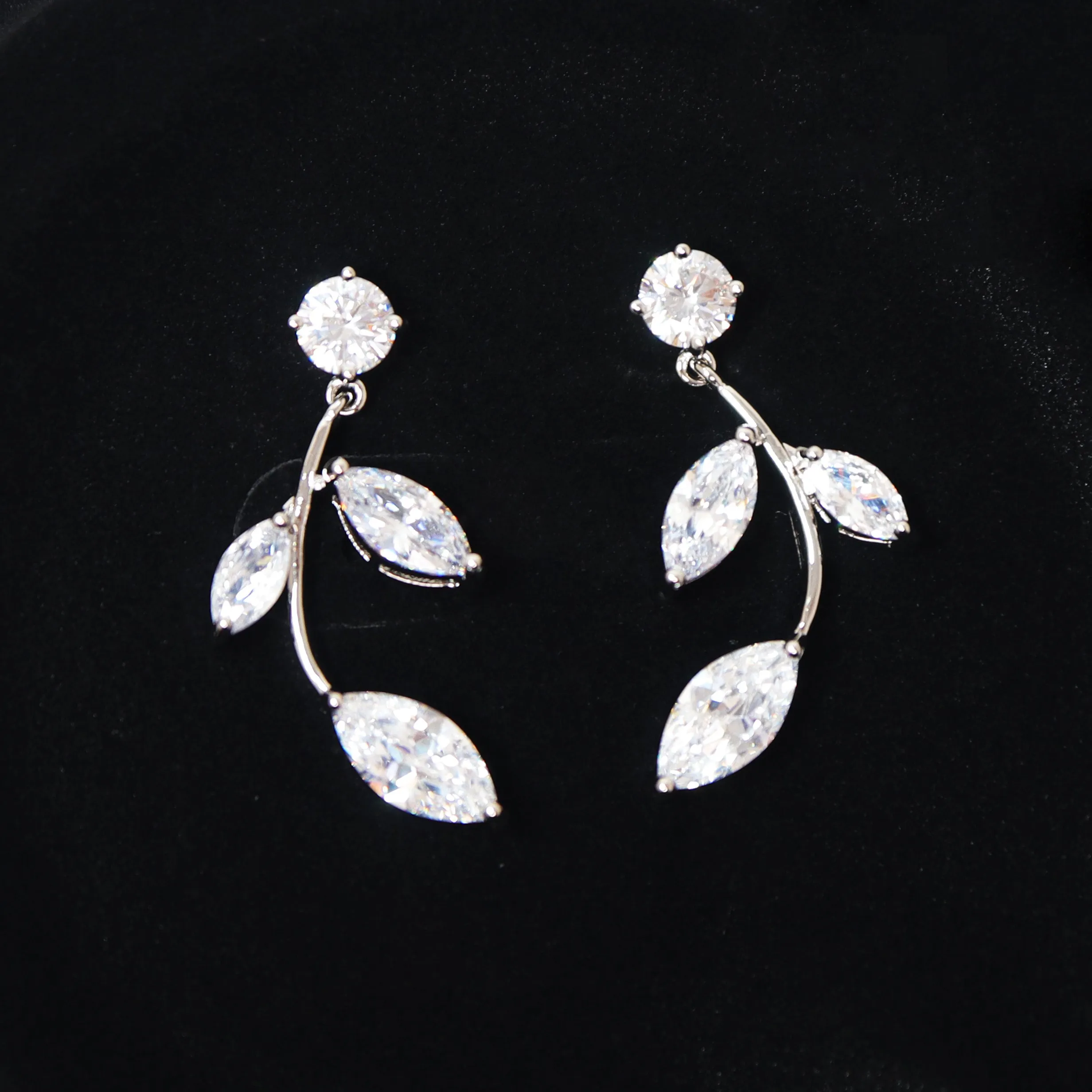 Diamond/ Swarovski Crystal Elegant Vine Leaf Necklace Set, Long Bridal Jewelry Set, Crystal Bridal Earrings, Statement Earrings