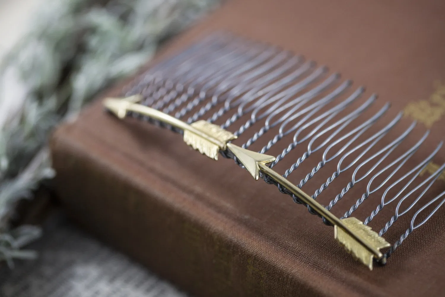 Double Arrow Hair Comb