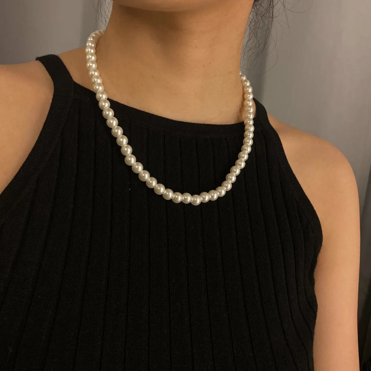 Elegant & Stylish Pearl Necklace - Perfect for Women's Fashion Accessories!