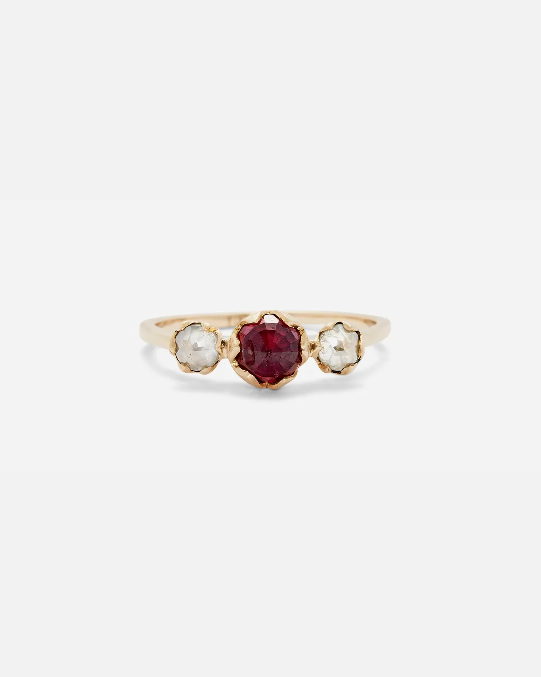 Pave 3 Stones / Ruby   Milky Diamonds