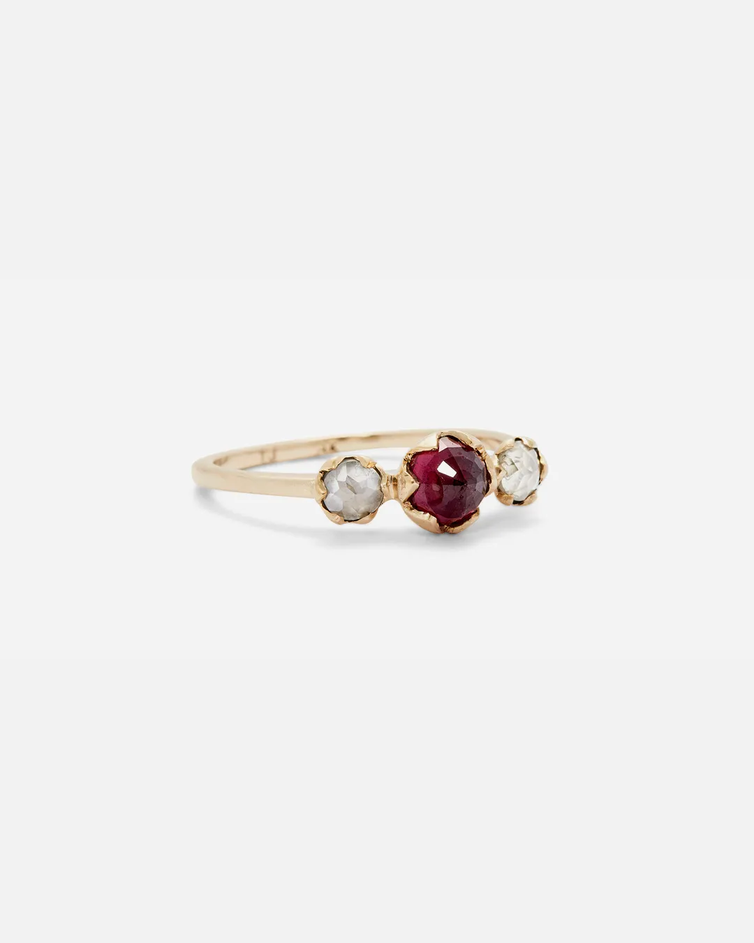 Pave 3 Stones / Ruby   Milky Diamonds