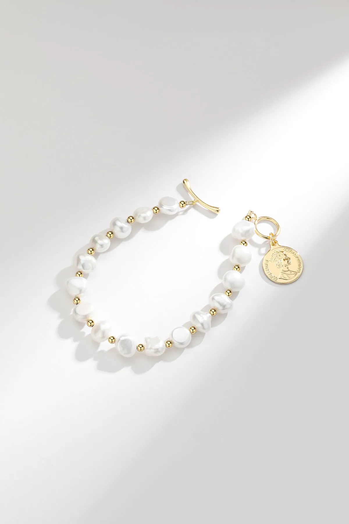 Queen Coin Pearl Bracelet