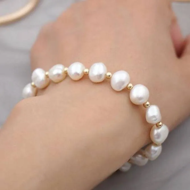 Queen Coin Pearl Bracelet