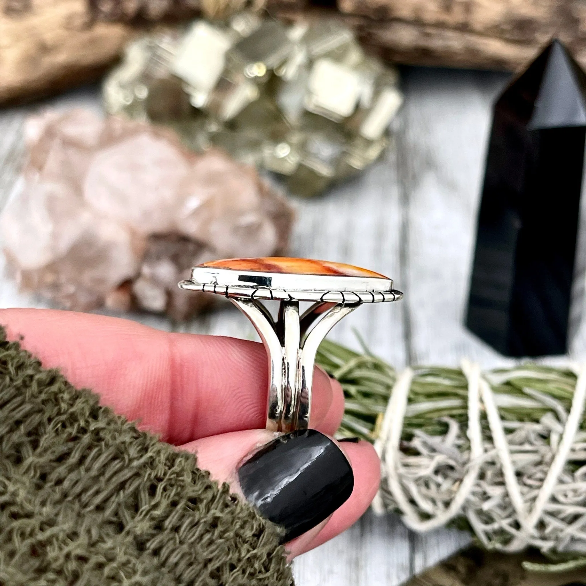 Size 8 Stunning Spiny Oyster Statement Ring Set in Sterling Silver / Curated by FOXLARK Collection