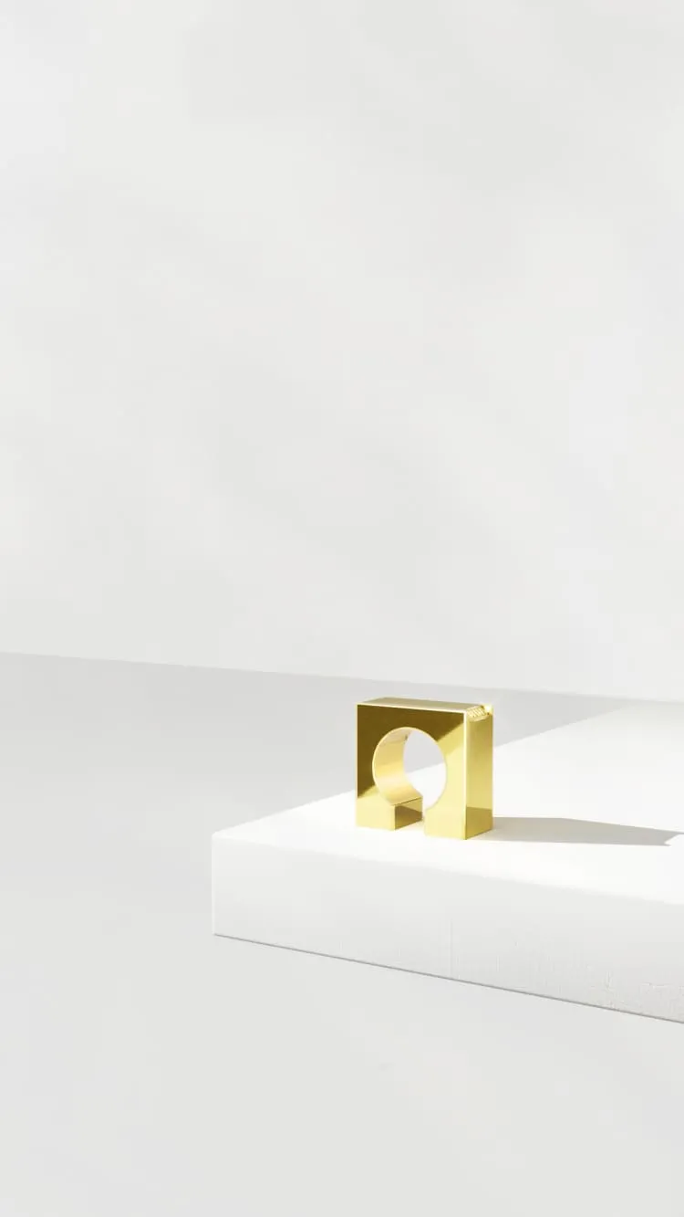 Square ring in gold